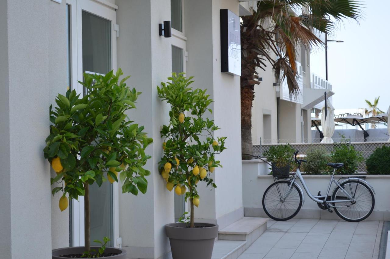Hotel Riva E Mare Rimini Bagian luar foto