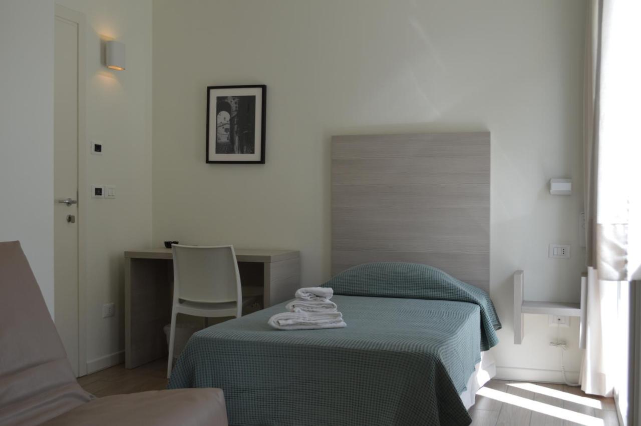 Hotel Riva E Mare Rimini Bagian luar foto