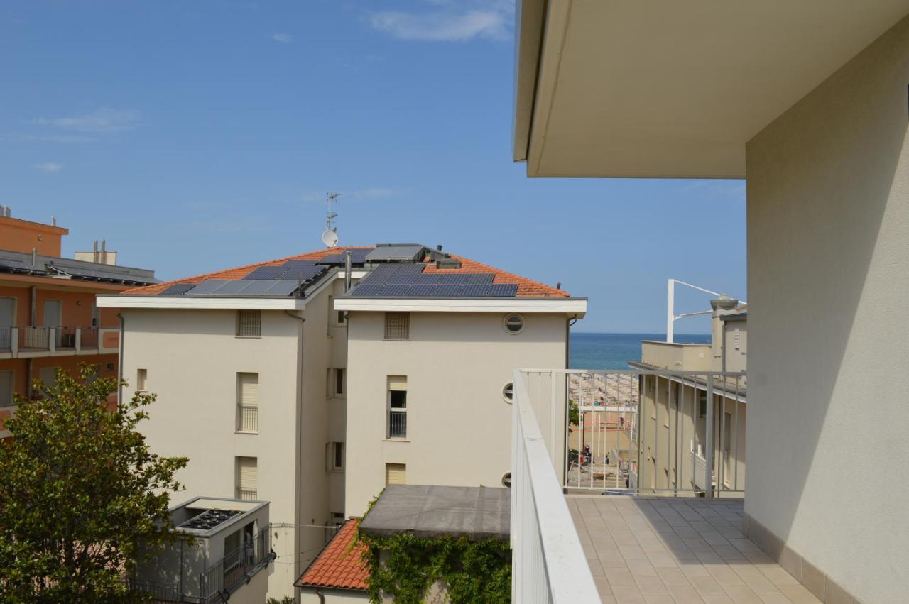 Hotel Riva E Mare Rimini Bagian luar foto