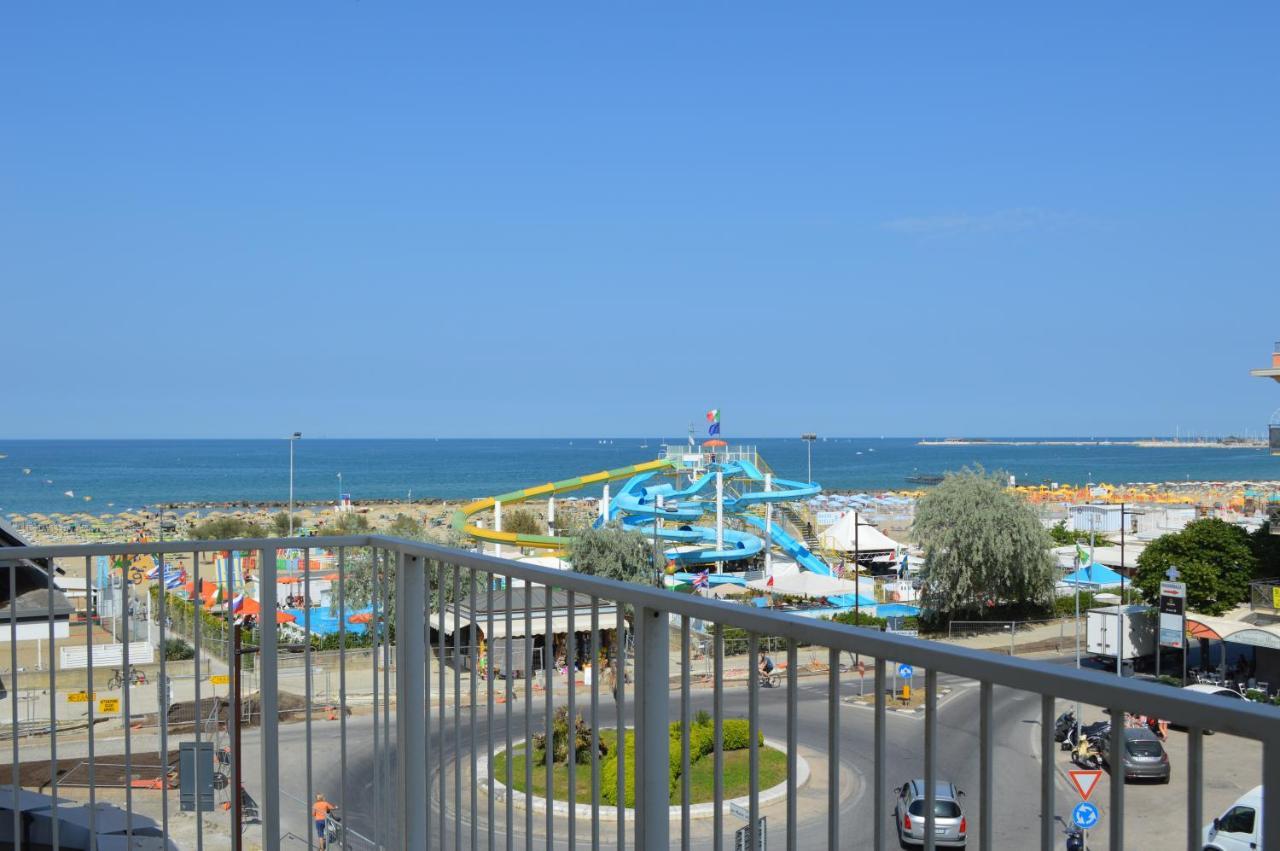 Hotel Riva E Mare Rimini Bagian luar foto