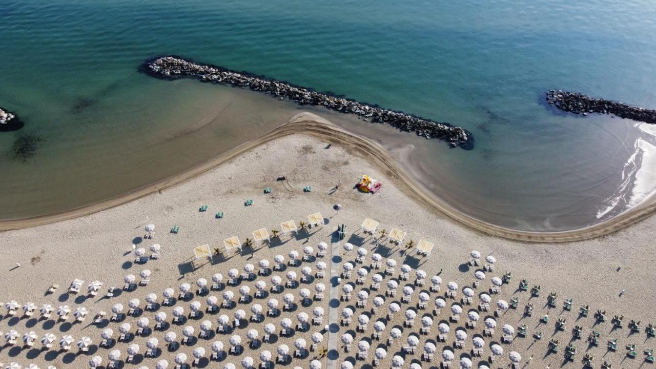 Hotel Riva E Mare Rimini Bagian luar foto