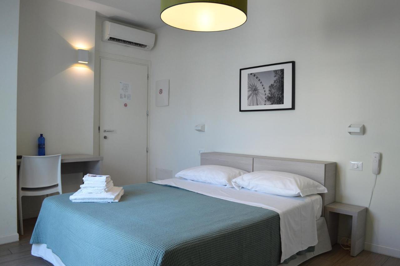 Hotel Riva E Mare Rimini Bagian luar foto