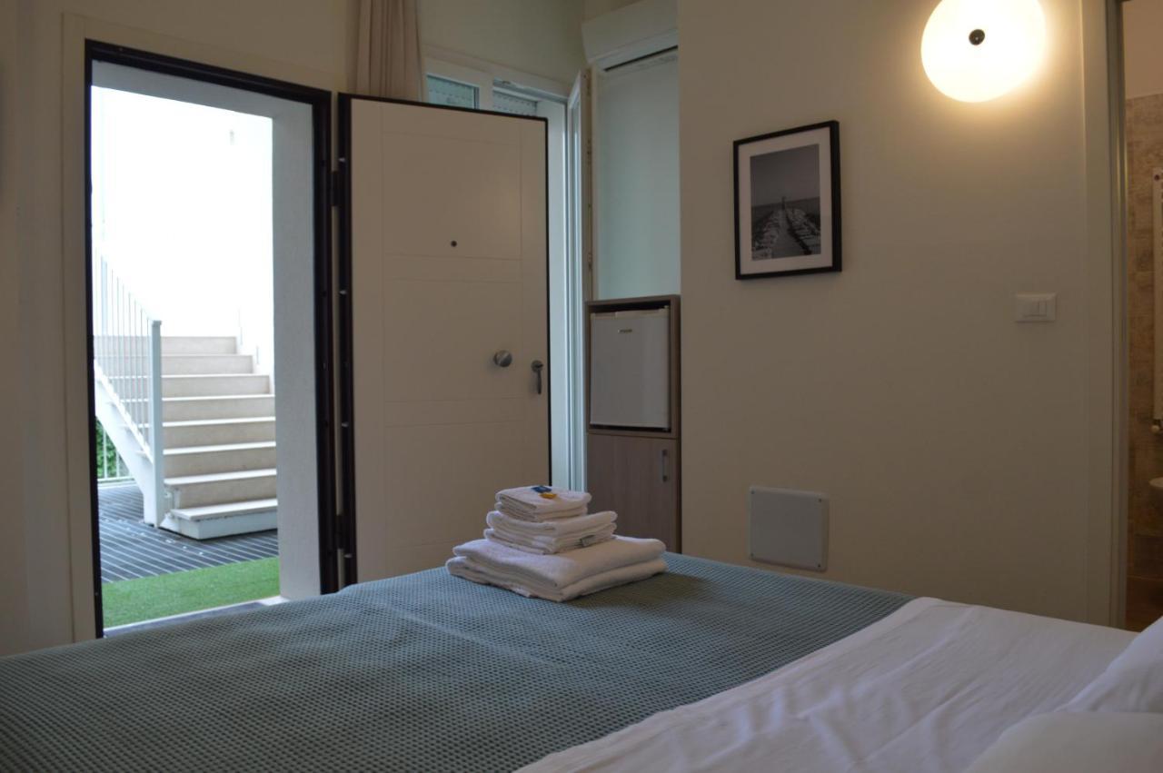 Hotel Riva E Mare Rimini Bagian luar foto